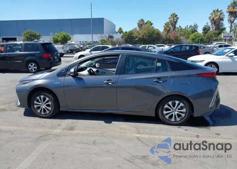 2022 Toyota Prius Prime Le z USA, uszkodzony, nr VIN JTDKAMFP3N3218022